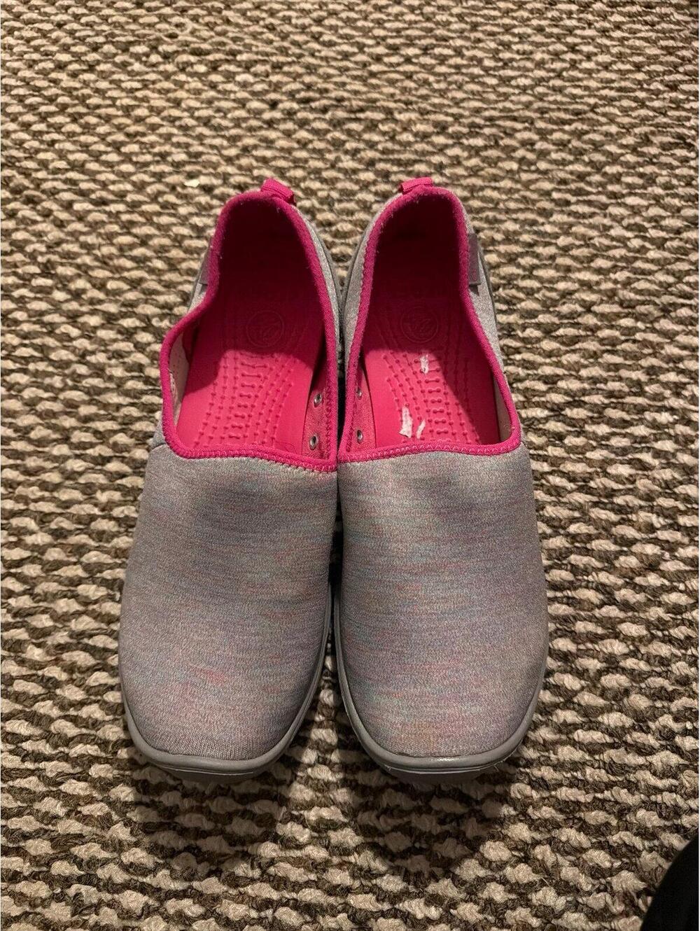 Crocs Slip-On Shoes Womens 9